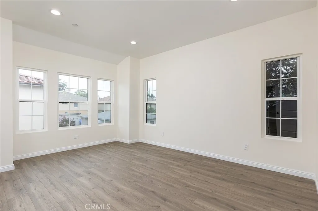 81 N Grand Oaks Ave 102, Pasadena, California 91107 home-pic-21